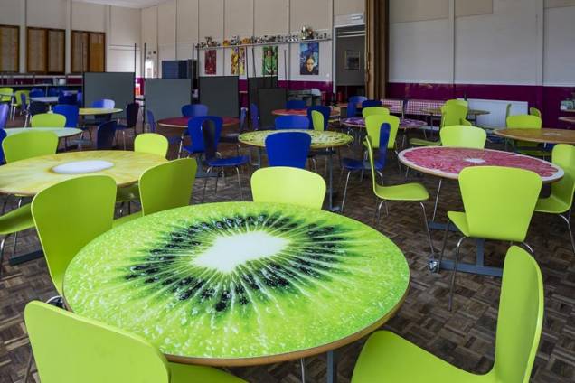 How Can Innovative Canteen Benches Make Meal Times More Enjoyable?
