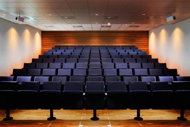 What Are The Latest Trends In Auditorium And Lecture Hall Furniture?